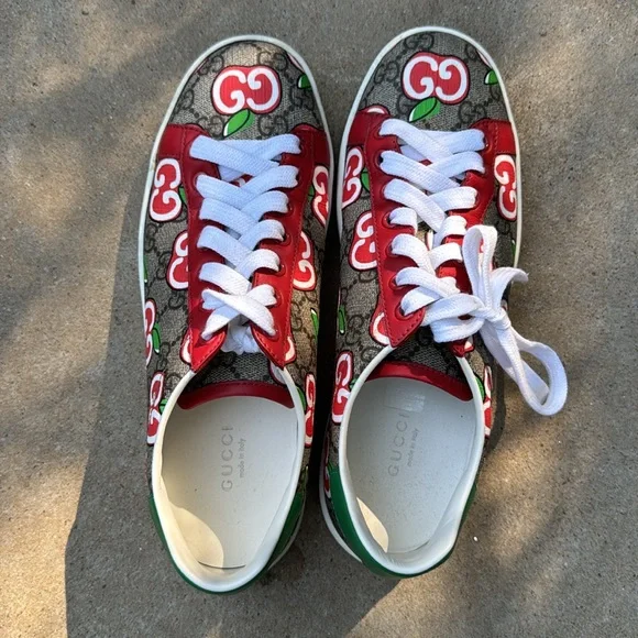 Gucci Red and White Apple Pattern Sneakers - Picture 2 of 7